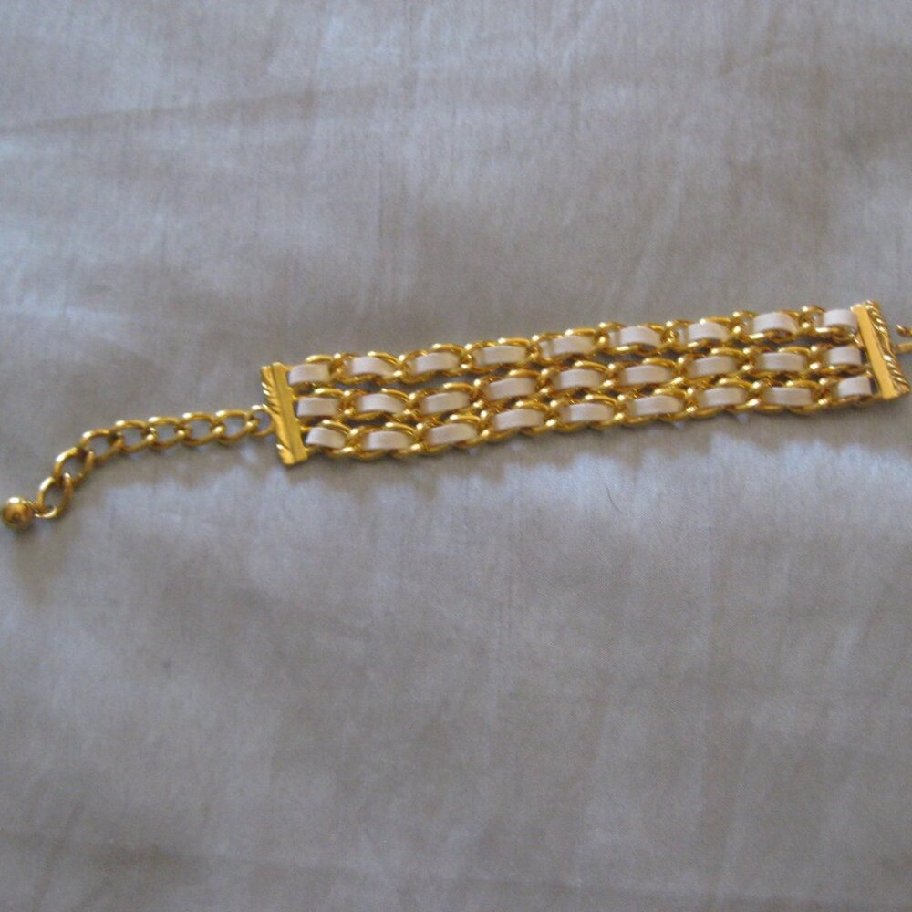 Vintage Joan Rivers 3 Strand Faux White Leather Gold Tone Weave Link Bracelet